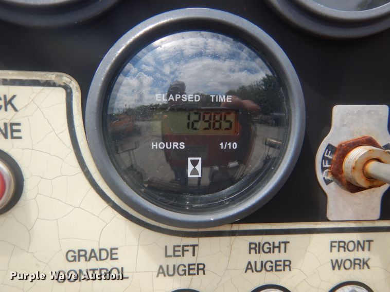 image for item IT9147 2012 LeeBoy 8500B  paver