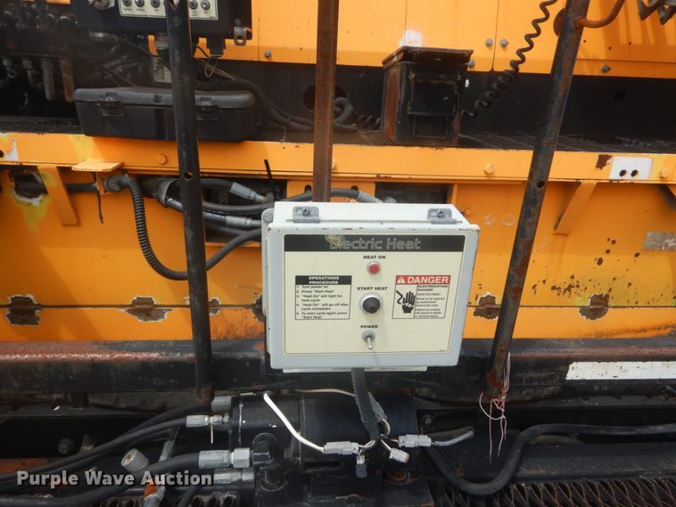 image for item IT9147 2012 LeeBoy 8500B  paver