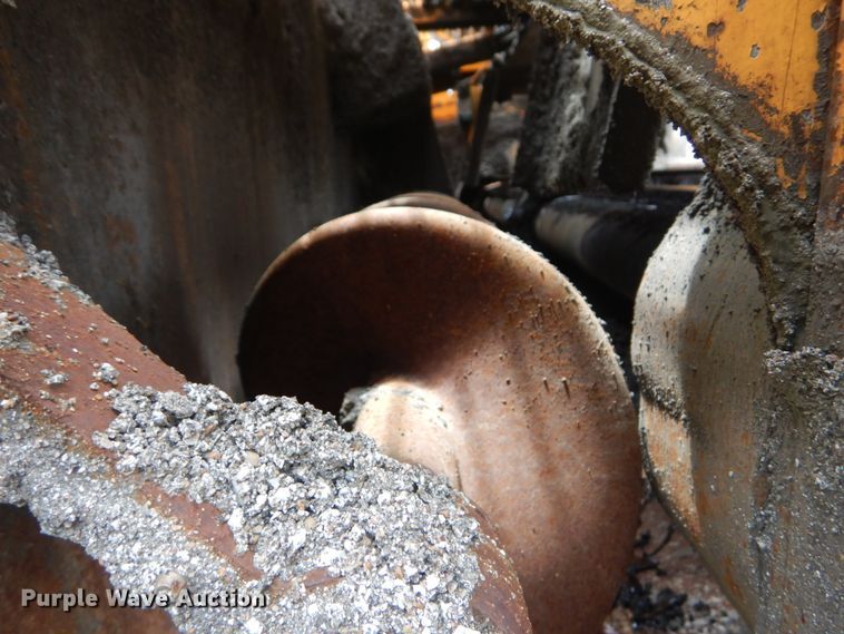 image for item IT9148 2002 LeeBoy 8000  paver