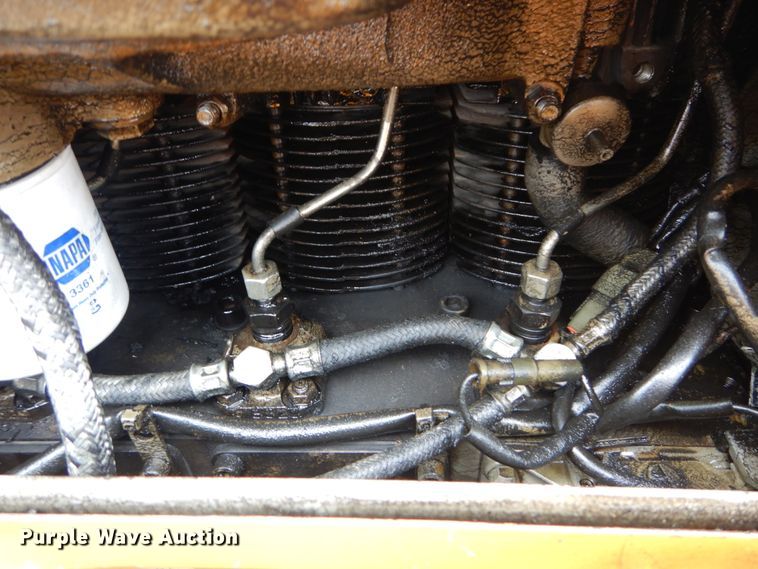 image for item IT9148 2002 LeeBoy 8000  paver