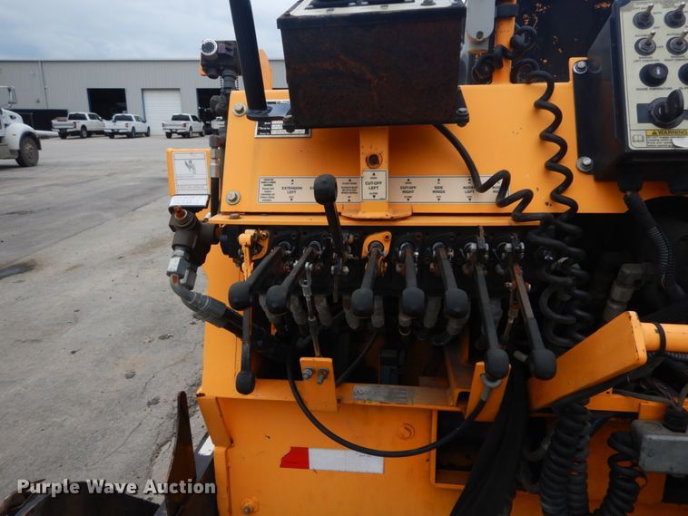 image for item IT9149 2013 LeeBoy 5000 Path Master  paver