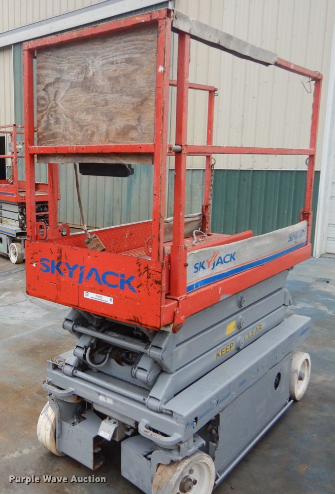 image for item IT9152 Skyjack SJIII 3219  scissor lift