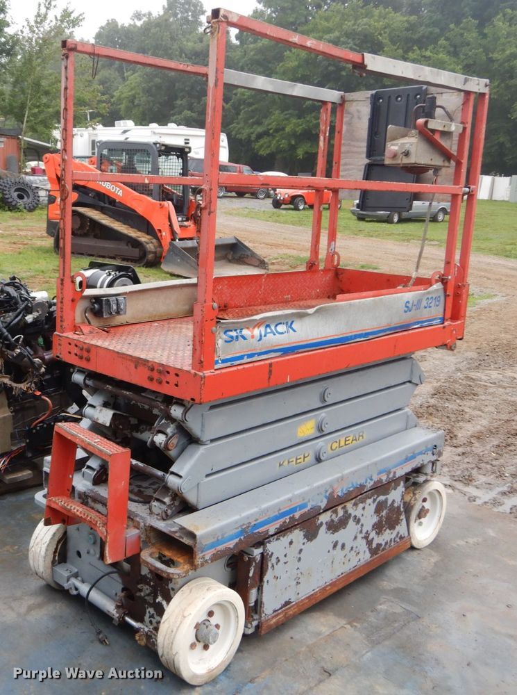 image for item IT9152 Skyjack SJIII 3219  scissor lift