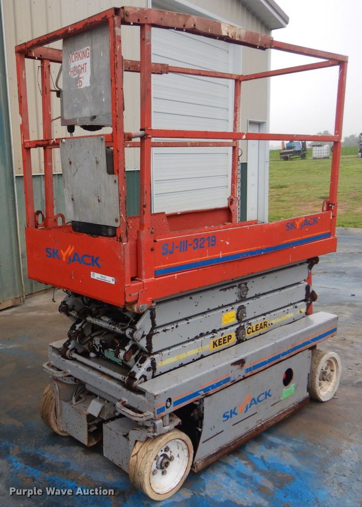 image for item IT9153 Skyjack SJIII 3219  scissor lift