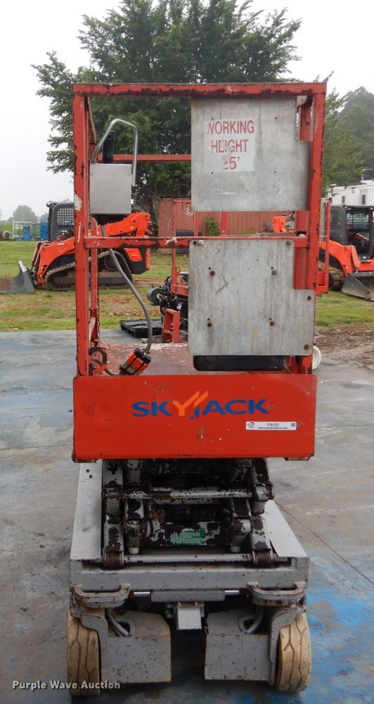 image for item IT9153 Skyjack SJIII 3219  scissor lift