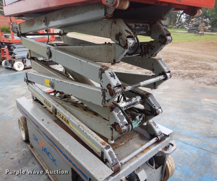 image for item IT9153 Skyjack SJIII 3219  scissor lift