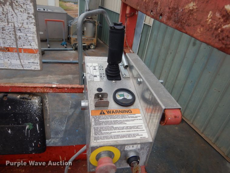 image for item IT9153 Skyjack SJIII 3219  scissor lift