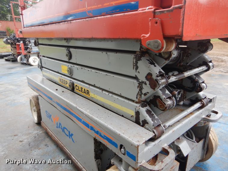 image for item IT9153 Skyjack SJIII 3219  scissor lift