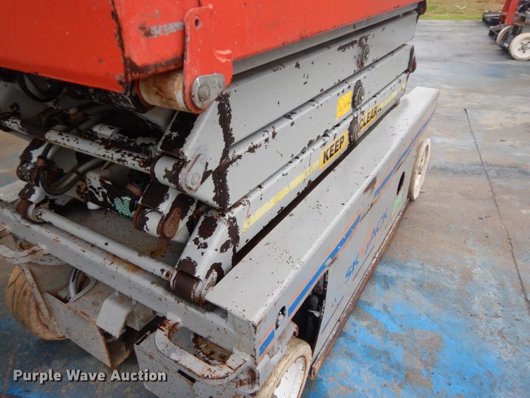image for item IT9153 Skyjack SJIII 3219  scissor lift