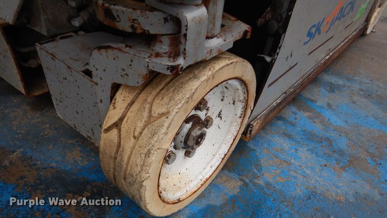 image for item IT9153 Skyjack SJIII 3219  scissor lift