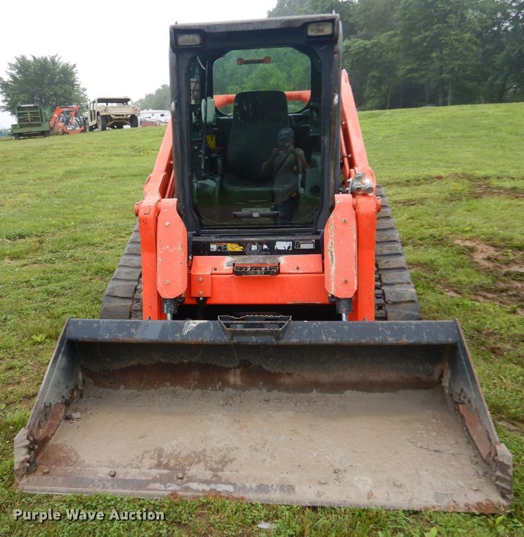 image for item IT9154 2011 Kubota SVL90  tracked skid steer loader