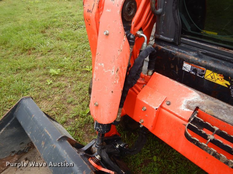 image for item IT9154 2011 Kubota SVL90  tracked skid steer loader