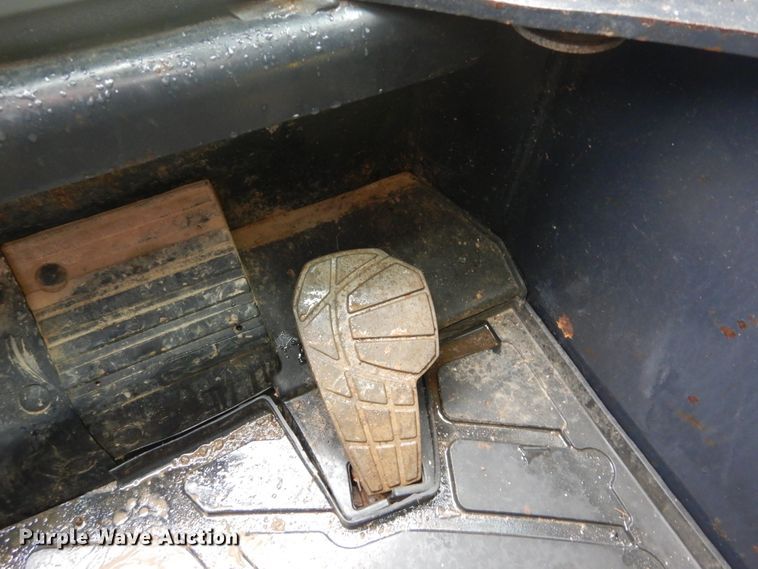 image for item IT9154 2011 Kubota SVL90  tracked skid steer loader