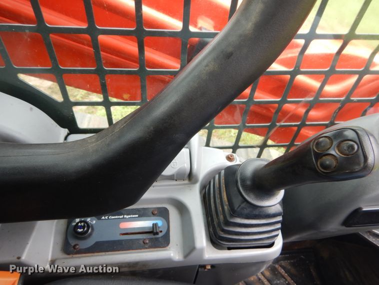 image for item IT9154 2011 Kubota SVL90  tracked skid steer loader