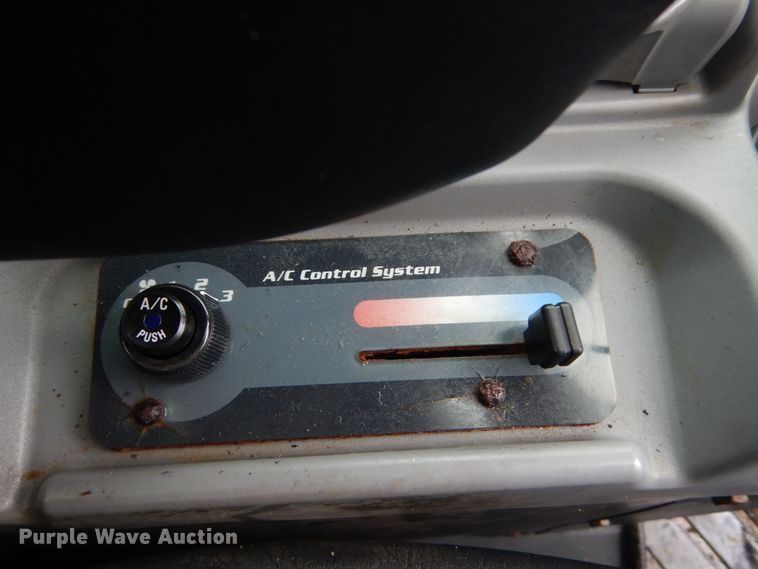 image for item IT9154 2011 Kubota SVL90  tracked skid steer loader