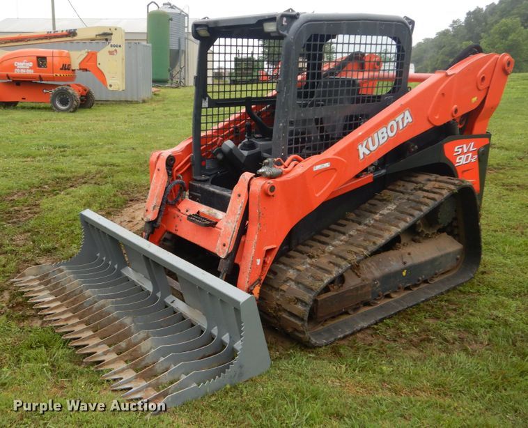 image for item IT9155 Kubota SVL90-2  tracked skid steer loader
