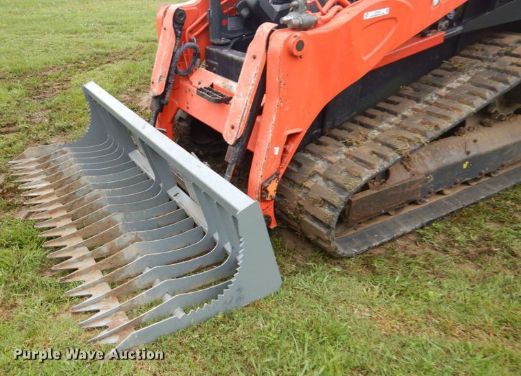 image for item IT9155 Kubota SVL90-2  tracked skid steer loader