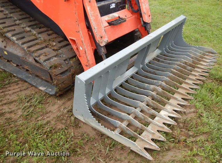 image for item IT9155 Kubota SVL90-2  tracked skid steer loader