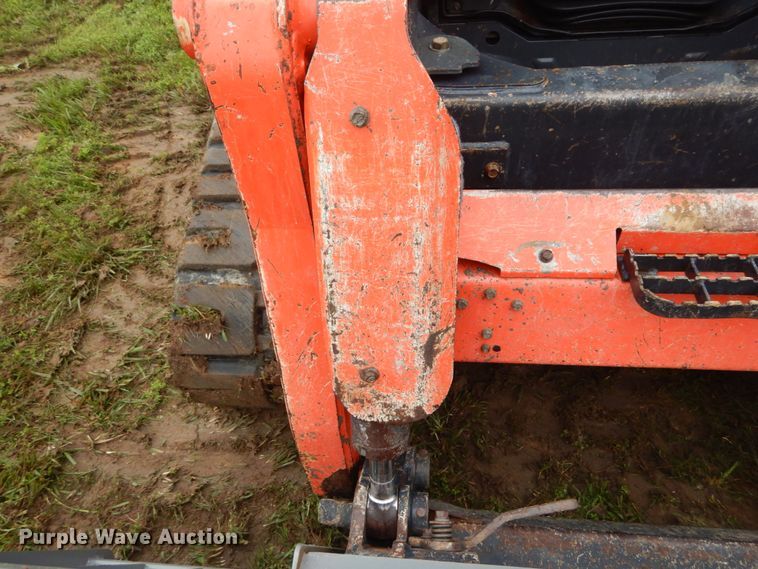 image for item IT9155 Kubota SVL90-2  tracked skid steer loader