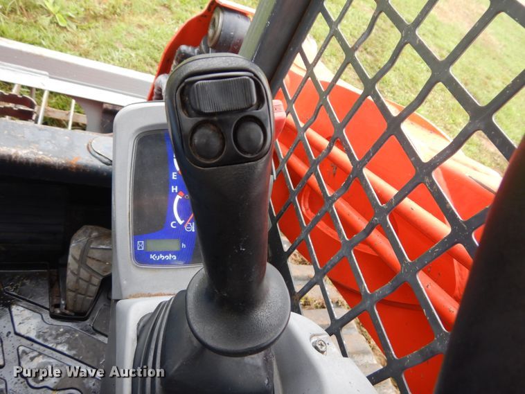 image for item IT9155 Kubota SVL90-2  tracked skid steer loader