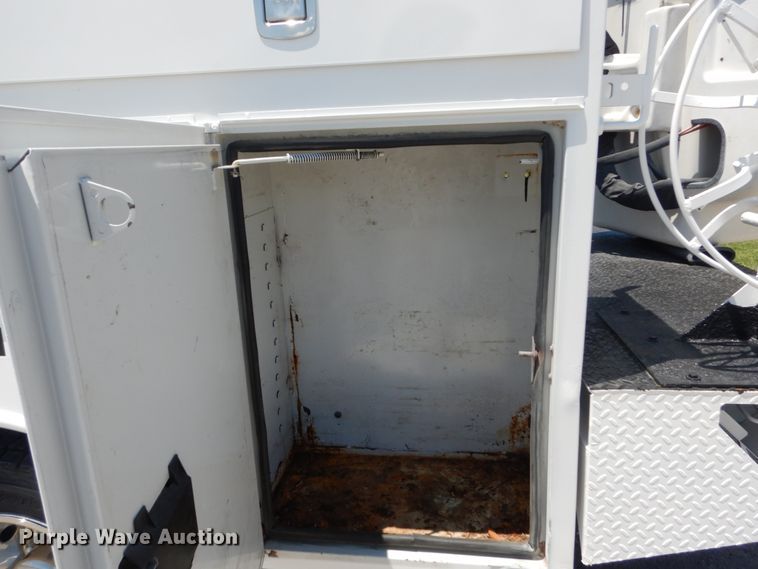 image for item IT9170 2012 Ford F550 Super Duty XL  bucket truck