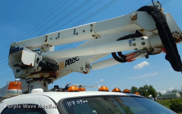 image for item IT9170 2012 Ford F550 Super Duty XL  bucket truck