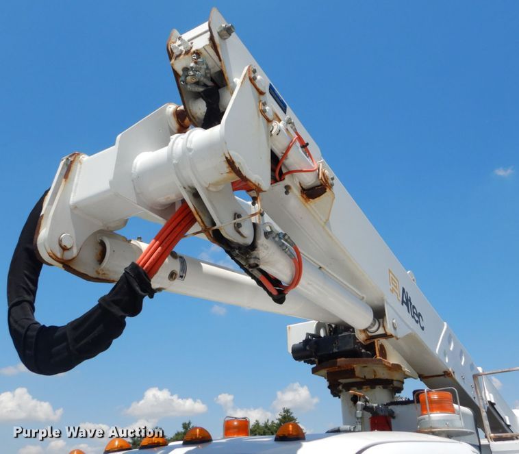 image for item IT9170 2012 Ford F550 Super Duty XL  bucket truck