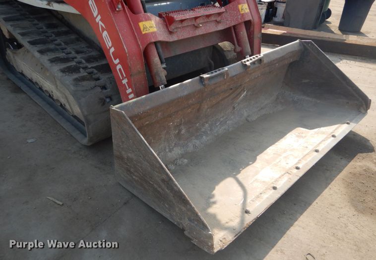 image for item IT9178 2019 Takeuchi TL12R2  tracked skid steer loader