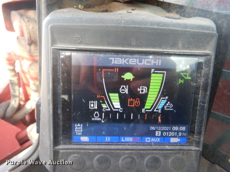 image for item IT9178 2019 Takeuchi TL12R2  tracked skid steer loader