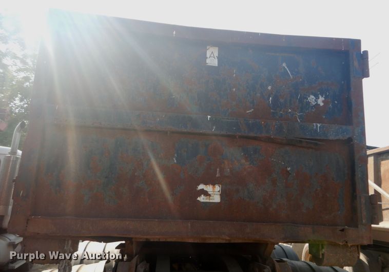 image for item IT9179 Roll-off dumpster