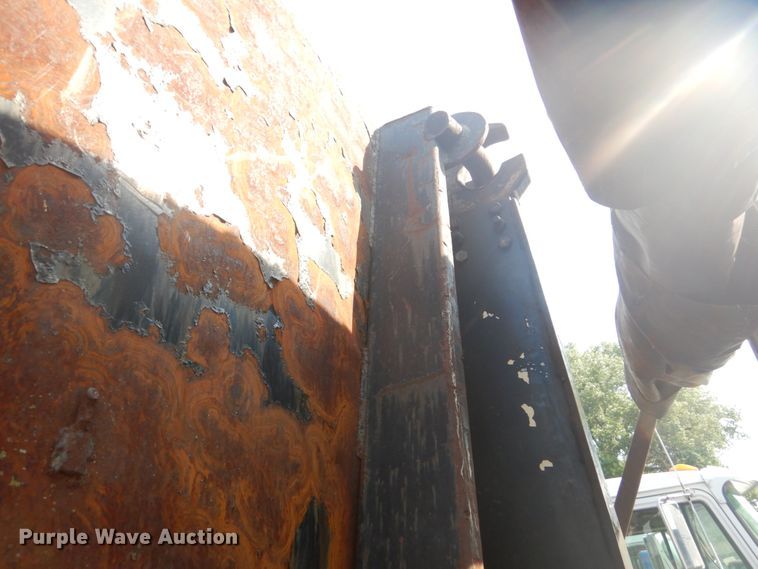 image for item IT9179 Roll-off dumpster