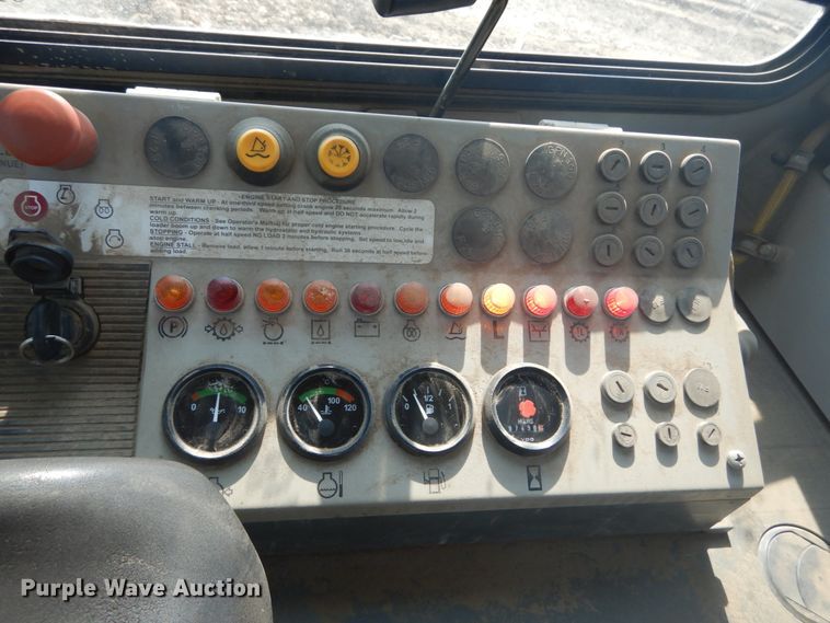 image for item IT9180 2007 John Deere 755C Series II  track loader