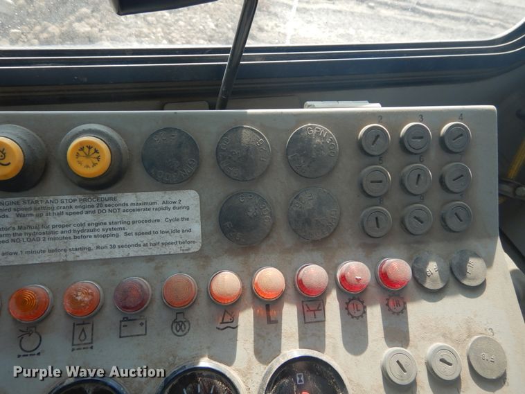 image for item IT9180 2007 John Deere 755C Series II  track loader