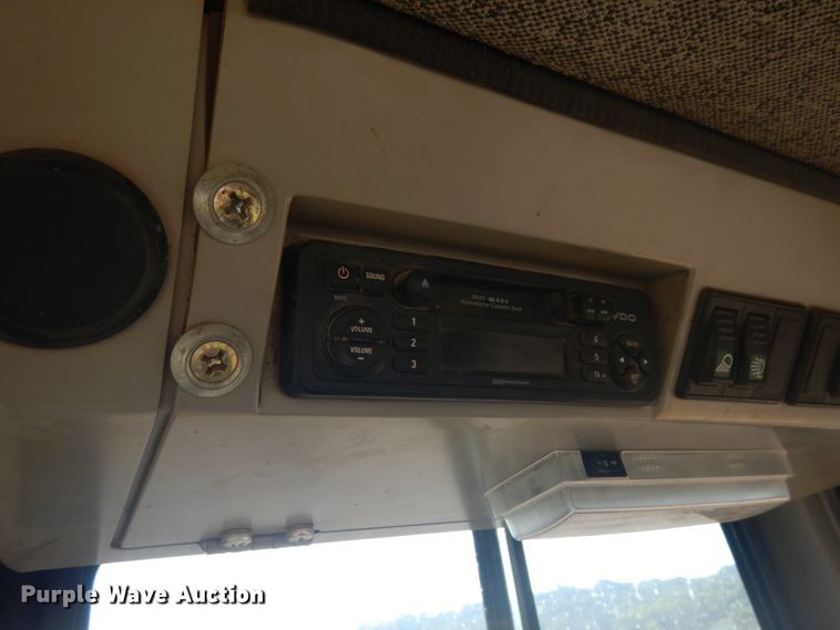 image for item IT9180 2007 John Deere 755C Series II  track loader