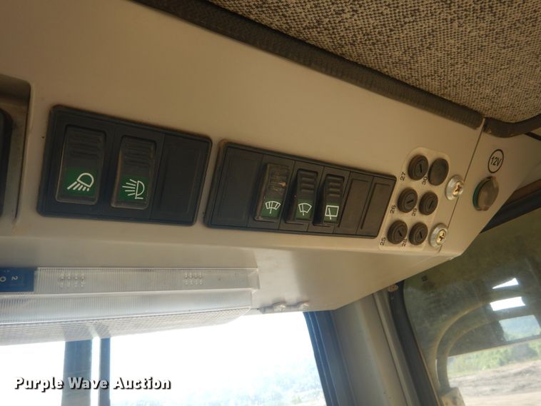 image for item IT9180 2007 John Deere 755C Series II  track loader