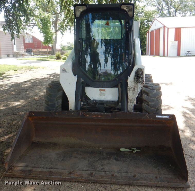 image for item JY9815 2014 Bobcat S590  skid steer loader