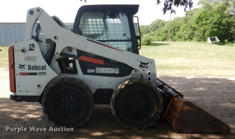 image for item JY9815 2014 Bobcat S590  skid steer loader