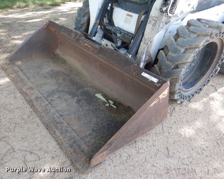 image for item JY9815 2014 Bobcat S590  skid steer loader