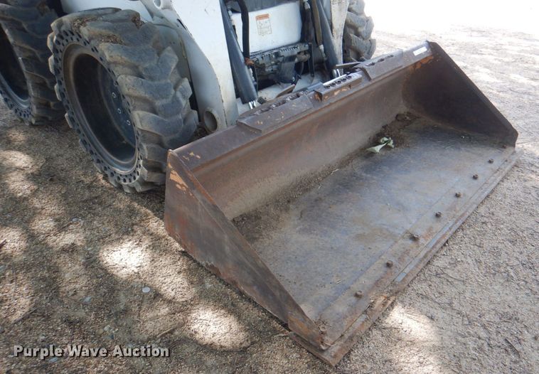 image for item JY9815 2014 Bobcat S590  skid steer loader