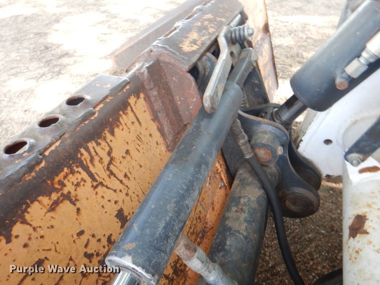 image for item JY9815 2014 Bobcat S590  skid steer loader