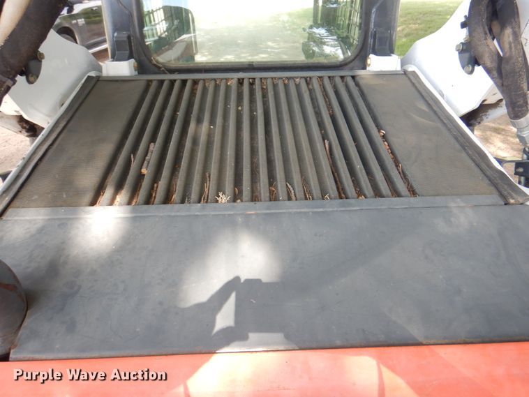 image for item JY9815 2014 Bobcat S590  skid steer loader