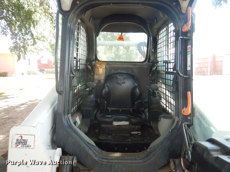 image for item JY9815 2014 Bobcat S590  skid steer loader