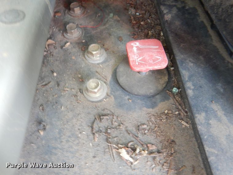 image for item JY9815 2014 Bobcat S590  skid steer loader