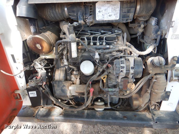 image for item JY9815 2014 Bobcat S590  skid steer loader