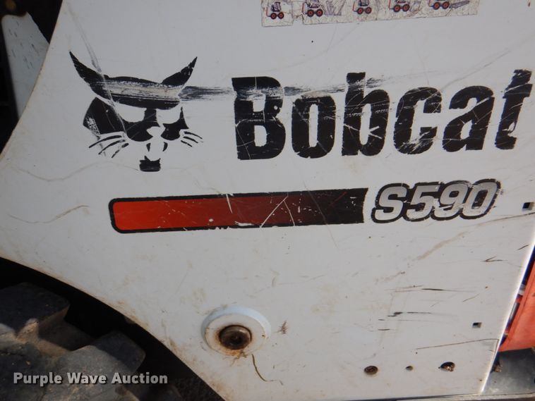 image for item JY9815 2014 Bobcat S590  skid steer loader
