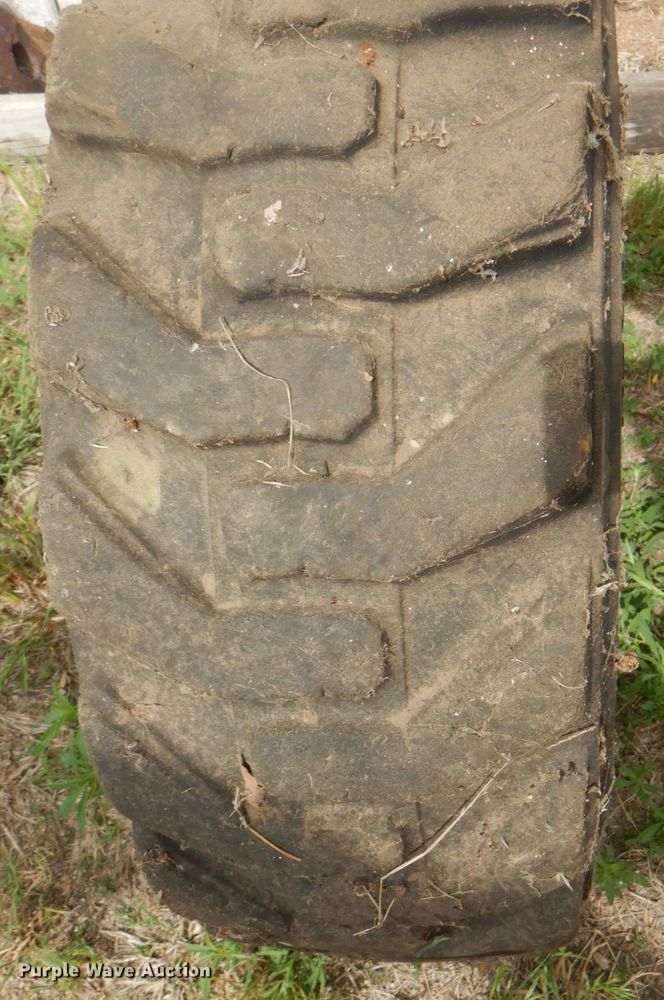 image for item JY9815 2014 Bobcat S590  skid steer loader