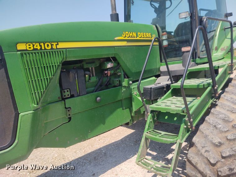 image for item BY9336 2000 John Deere 8410T  tractor