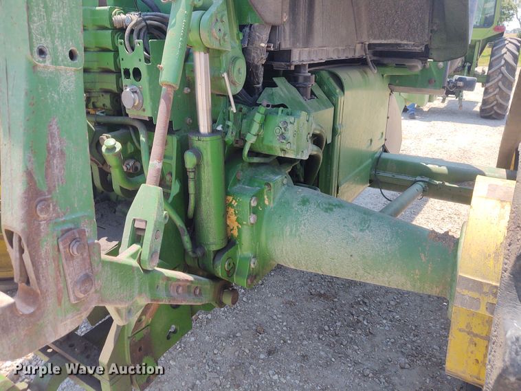 image for item BY9336 2000 John Deere 8410T  tractor