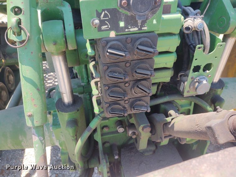 image for item BY9336 2000 John Deere 8410T  tractor