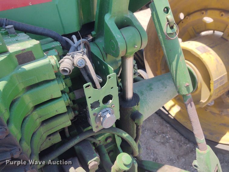 image for item BY9336 2000 John Deere 8410T  tractor